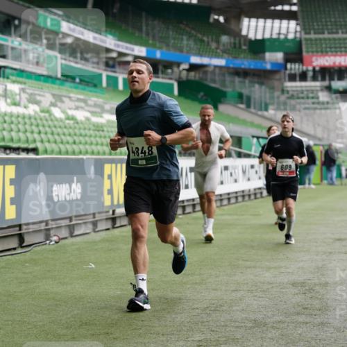 05.10.2025 - 20. swb-Marathon Bremen Michael Burmester http://msf.ph/oto/9325925 05.10.2025 12:46:41 Laufen im Stadion 223, 256, 281, 502, 545, 609, 818, 862, 891, 1246, 1521, 2163, 2228, 2276, 2585, 3054, 3084, 3381, 4274, 4617, 4758, 4848, 6295, 6849, 7583, 7675, 349, 649, 852, 943, 1091, 1307, 2545, 3807, 5588, 7028, 7526 meine-sportfotos.de