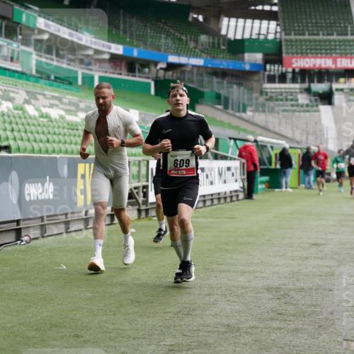 05.10.2025 - 20. swb-Marathon Bremen Michael Burmester http://msf.ph/oto/9325933 05.10.2025 12:46:43 Laufen im Stadion 223, 256, 281, 502, 545, 609, 818, 862, 891, 1246, 1521, 2163, 2228, 2276, 2585, 3054, 3084, 3381, 4274, 4617, 4758, 4848, 6295, 6849, 7583, 7675, 349, 649, 852, 943, 1091, 1307, 2545, 3807, 5588, 7028, 7526 meine-sportfotos.de