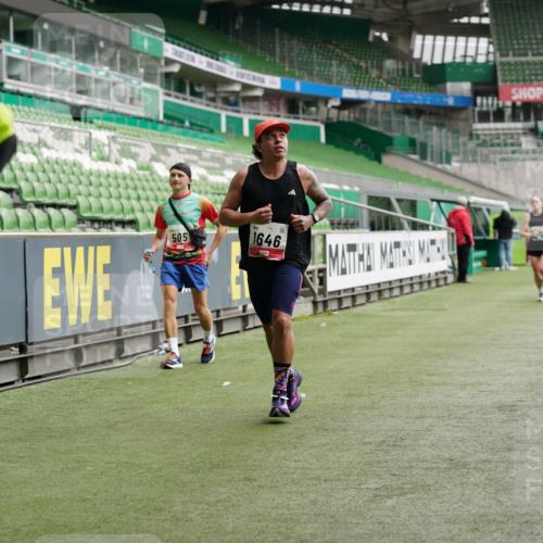 05.10.2025 - 20. swb-Marathon Bremen Michael Burmester http://msf.ph/oto/9325949 05.10.2025 12:47:50 Laufen im Stadion 265, 344, 346, 391, 442, 564, 656, 770, 1205, 1526, 1607, 1642, 1646, 2360, 2472, 2482, 2613, 2643, 2656, 2872, 3061, 3768, 4215, 4255, 4291, 4313, 5264, 5656, 5831, 5918, 6804, 7070, 7170, 7176, 7492, 7735, 7831, 7900, 8013, 8729, 223, 502, 505, 545, 818, 862, 1635, 2939, 4966, 4988, 6295 meine-sportfotos.de