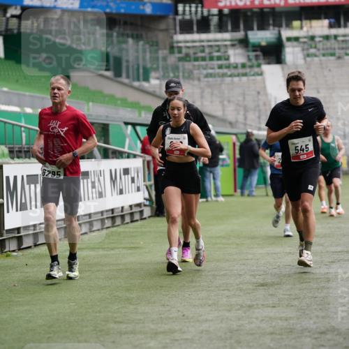 05.10.2025 - 20. swb-Marathon Bremen Michael Burmester http://msf.ph/oto/9325957 05.10.2025 12:46:51 Laufen im Stadion 223, 256, 281, 502, 505, 545, 609, 818, 862, 891, 1246, 1521, 1635, 2163, 2276, 2585, 2939, 3054, 3084, 3381, 4274, 4617, 4758, 4848, 4966, 4988, 6295, 6849, 7583, 7675, 1091, 2228, 2545, 7526 meine-sportfotos.de