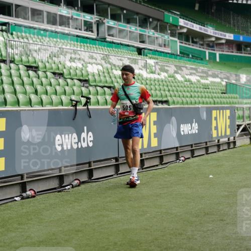 05.10.2025 - 20. swb-Marathon Bremen Michael Burmester http://msf.ph/oto/9325958 05.10.2025 12:47:52 Laufen im Stadion 265, 344, 346, 391, 442, 564, 656, 770, 1205, 1526, 1607, 1642, 1646, 2241, 2360, 2472, 2482, 2613, 2643, 2656, 2872, 3061, 3768, 4215, 4255, 4291, 4313, 5264, 5656, 5831, 5918, 6804, 7070, 7170, 7176, 7492, 7735, 7831, 7900, 8013, 8729, 223, 265, 502, 505, 545, 818, 862, 1635, 2939, 4966, 4988, 6295 meine-sportfotos.de