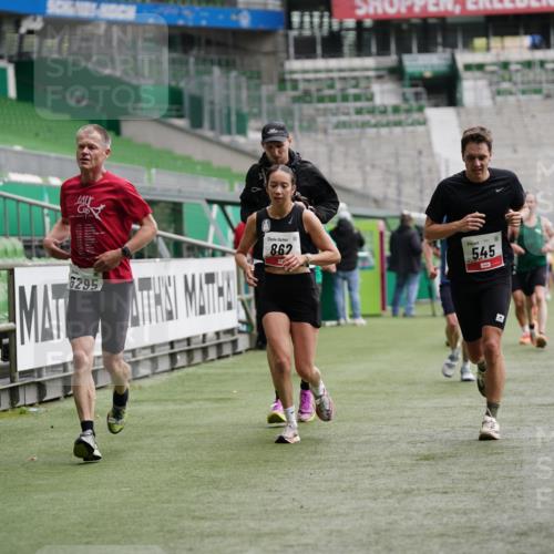 05.10.2025 - 20. swb-Marathon Bremen Michael Burmester http://msf.ph/oto/9325961 05.10.2025 12:46:51 Laufen im Stadion 223, 256, 281, 502, 505, 545, 609, 818, 862, 891, 1246, 1521, 1635, 2163, 2276, 2585, 2939, 3054, 3084, 3381, 4274, 4617, 4758, 4848, 4966, 4988, 6295, 6849, 7583, 7675, 1091, 2228, 2545, 7526 meine-sportfotos.de