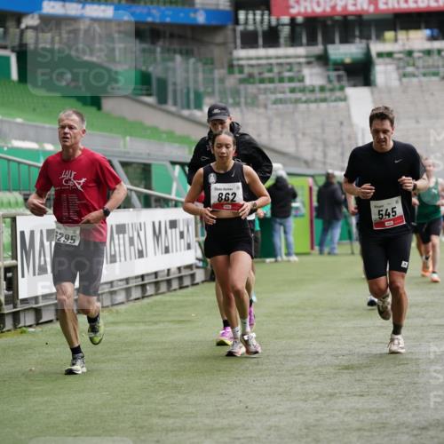 05.10.2025 - 20. swb-Marathon Bremen Michael Burmester http://msf.ph/oto/9325965 05.10.2025 12:46:51 Laufen im Stadion 223, 256, 281, 502, 505, 545, 609, 818, 862, 891, 1246, 1521, 1635, 2163, 2276, 2585, 2939, 3054, 3084, 3381, 4274, 4617, 4758, 4848, 4966, 4988, 6295, 6849, 7583, 7675, 1091, 2228, 2545, 7526 meine-sportfotos.de