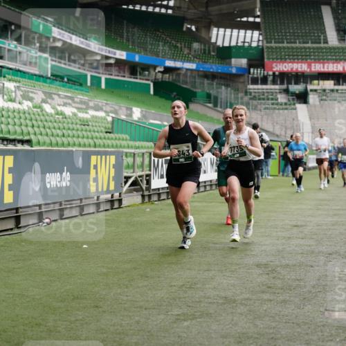 05.10.2025 - 20. swb-Marathon Bremen Michael Burmester http://msf.ph/oto/9325971 05.10.2025 12:47:54 Laufen im Stadion 344, 346, 391, 442, 564, 656, 770, 1205, 1370, 1526, 1607, 1642, 1646, 2241, 2360, 2472, 2482, 2613, 2643, 2656, 2872, 3061, 3768, 4215, 4255, 4291, 4313, 5264, 5656, 5831, 5918, 6804, 7070, 7170, 7176, 7492, 7735, 7831, 7900, 8013, 8729, 223, 265, 391, 502, 505, 545, 862, 1635, 2939, 4966, 4988, 6295 meine-sportfotos.de