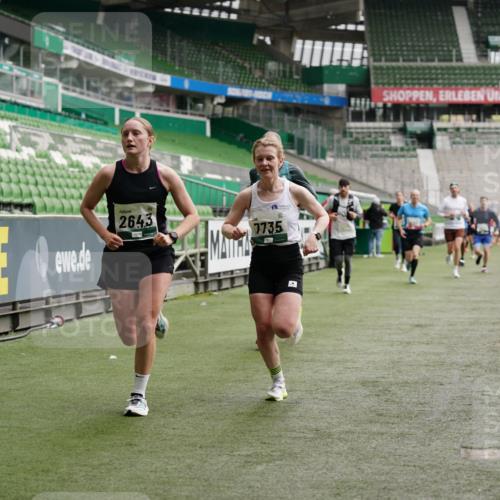 05.10.2025 - 20. swb-Marathon Bremen Michael Burmester http://msf.ph/oto/9325979 05.10.2025 12:47:55 Laufen im Stadion 344, 346, 442, 564, 656, 770, 1205, 1370, 1526, 1607, 1642, 1646, 2241, 2360, 2472, 2482, 2613, 2643, 2656, 2872, 3061, 3768, 4215, 4255, 4291, 4313, 5264, 5656, 5831, 5918, 6804, 7070, 7170, 7176, 7492, 7735, 7831, 7900, 8013, 8729, 223, 265, 391, 502, 505, 545, 862, 1635, 2939, 4966, 4988, 6295 meine-sportfotos.de