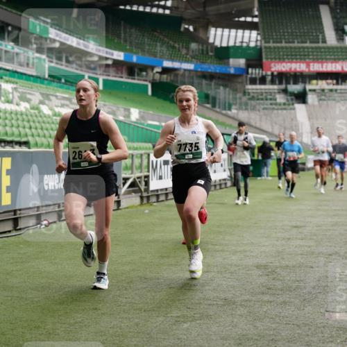 05.10.2025 - 20. swb-Marathon Bremen Michael Burmester http://msf.ph/oto/9325983 05.10.2025 12:47:55 Laufen im Stadion 344, 346, 442, 564, 656, 770, 1205, 1370, 1526, 1607, 1642, 1646, 2241, 2360, 2472, 2482, 2613, 2643, 2656, 2872, 3061, 3768, 4215, 4255, 4291, 4313, 5264, 5656, 5831, 5918, 6804, 7070, 7170, 7176, 7492, 7735, 7831, 7900, 8013, 8729, 223, 265, 391, 502, 505, 545, 862, 1635, 2939, 4966, 4988, 6295 meine-sportfotos.de