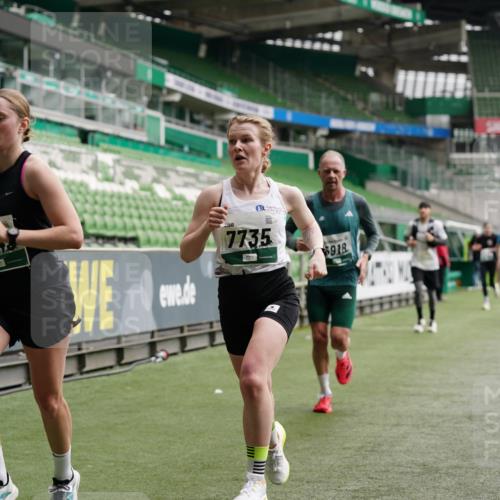 05.10.2025 - 20. swb-Marathon Bremen Michael Burmester http://msf.ph/oto/9325991 05.10.2025 12:47:55 Laufen im Stadion 344, 346, 442, 564, 656, 770, 1205, 1370, 1526, 1607, 1642, 1646, 2241, 2360, 2472, 2482, 2613, 2643, 2656, 2872, 3061, 3768, 4215, 4255, 4291, 4313, 5264, 5656, 5831, 5918, 6804, 7070, 7170, 7176, 7492, 7735, 7831, 7900, 8013, 8729, 223, 265, 391, 502, 505, 545, 862, 1635, 2939, 4966, 4988, 6295 meine-sportfotos.de