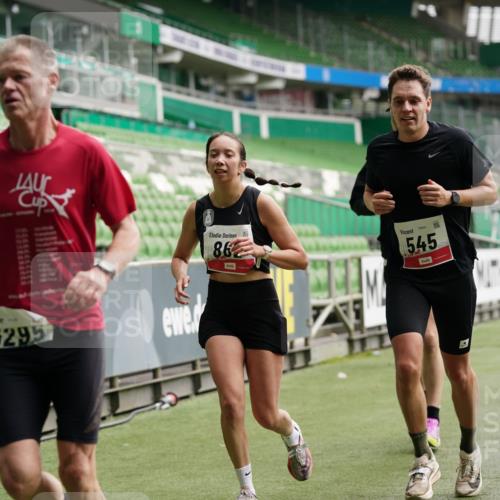 05.10.2025 - 20. swb-Marathon Bremen Michael Burmester http://msf.ph/oto/9325992 05.10.2025 12:46:54 Laufen im Stadion 223, 256, 265, 281, 391, 502, 505, 545, 609, 818, 862, 891, 1246, 1521, 1635, 2163, 2276, 2585, 2939, 3054, 3084, 3381, 4617, 4758, 4848, 4966, 4988, 6295, 6849, 7583, 7675, 1091, 2228, 4274, 7526 meine-sportfotos.de