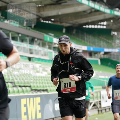 05.10.2025 - 20. swb-Marathon Bremen Michael Burmester http://msf.ph/oto/9325996 05.10.2025 12:46:56 Laufen im Stadion 223, 256, 265, 281, 391, 502, 505, 545, 609, 818, 862, 891, 1246, 1521, 1635, 2163, 2276, 2585, 2939, 3054, 3084, 3381, 4758, 4848, 4966, 4988, 6295, 6849, 7583, 7675, 281, 2228, 4274, 4617 meine-sportfotos.de