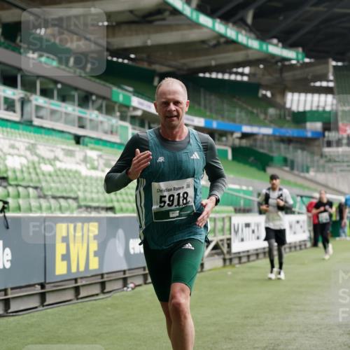 05.10.2025 - 20. swb-Marathon Bremen Michael Burmester http://msf.ph/oto/9326011 05.10.2025 12:47:57 Laufen im Stadion 344, 346, 442, 564, 656, 770, 1205, 1370, 1526, 1607, 1642, 1646, 2241, 2360, 2472, 2482, 2613, 2643, 2656, 2872, 3061, 3768, 4215, 4255, 4291, 4313, 5264, 5656, 5831, 5918, 6804, 7070, 7170, 7176, 7492, 7735, 7831, 7900, 8013, 8729, 223, 265, 391, 505, 545, 862, 1635, 2939, 4966, 4988, 6295 meine-sportfotos.de