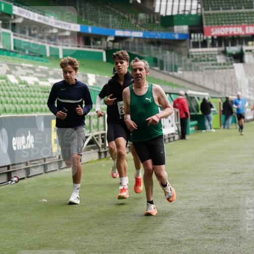 05.10.2025 - 20. swb-Marathon Bremen Michael Burmester http://msf.ph/oto/9326020 05.10.2025 12:46:58 Laufen im Stadion 223, 265, 391, 502, 505, 545, 609, 818, 862, 891, 1246, 1521, 1635, 2163, 2276, 2585, 2939, 3054, 3084, 3381, 4758, 4848, 4966, 4988, 6295, 6849, 7583, 7675, 256, 281, 2228, 4274, 4617, 6849 meine-sportfotos.de