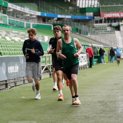05.10.2025 - 20. swb-Marathon Bremen Michael Burmester http://msf.ph/oto/9326024 05.10.2025 12:46:58 Laufen im Stadion 223, 265, 391, 502, 505, 545, 609, 818, 862, 891, 1246, 1521, 1635, 2163, 2276, 2585, 2939, 3054, 3084, 3381, 4758, 4848, 4966, 4988, 6295, 6849, 7583, 7675, 256, 281, 2228, 4274, 4617, 6849 meine-sportfotos.de