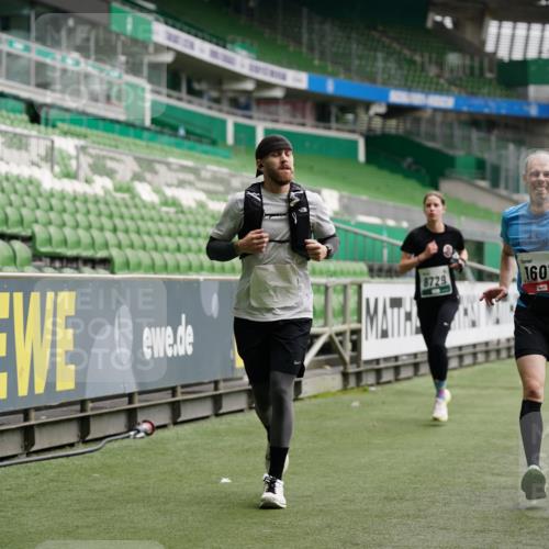 05.10.2025 - 20. swb-Marathon Bremen Michael Burmester http://msf.ph/oto/9326027 05.10.2025 12:48:00 Laufen im Stadion 344, 346, 442, 564, 656, 770, 1205, 1370, 1526, 1607, 1642, 1646, 2241, 2360, 2472, 2482, 2613, 2643, 2656, 2872, 3061, 3768, 4215, 4255, 4291, 4313, 5264, 5656, 5831, 5918, 6804, 7070, 7170, 7176, 7492, 7735, 7831, 7900, 8729, 223, 265, 391, 505, 1635, 2939, 4966, 4988, 6295, 8013 meine-sportfotos.de