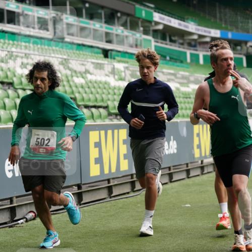 05.10.2025 - 20. swb-Marathon Bremen Michael Burmester http://msf.ph/oto/9326032 05.10.2025 12:46:59 Laufen im Stadion 223, 265, 391, 502, 505, 545, 609, 818, 862, 891, 1246, 1521, 1635, 2163, 2276, 2585, 2939, 3054, 3084, 3381, 4758, 4848, 4966, 4988, 6295, 7583, 7675, 8013, 256, 281, 2228, 4274, 4617, 6849 meine-sportfotos.de