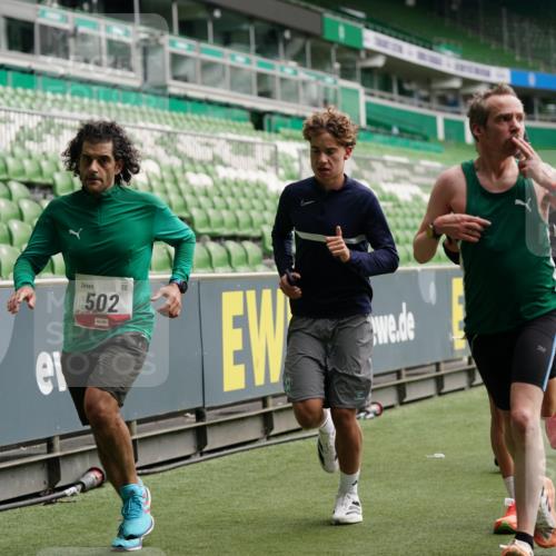 05.10.2025 - 20. swb-Marathon Bremen Michael Burmester http://msf.ph/oto/9326036 05.10.2025 12:46:59 Laufen im Stadion 223, 265, 391, 502, 505, 545, 609, 818, 862, 891, 1246, 1521, 1635, 2163, 2276, 2585, 2939, 3054, 3084, 3381, 4758, 4848, 4966, 4988, 6295, 7583, 7675, 8013, 256, 281, 2228, 4274, 4617, 6849 meine-sportfotos.de