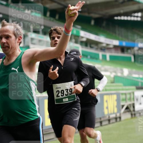 05.10.2025 - 20. swb-Marathon Bremen Michael Burmester http://msf.ph/oto/9326044 05.10.2025 12:47:00 Laufen im Stadion 223, 265, 391, 502, 505, 545, 609, 818, 862, 891, 1246, 1521, 1635, 2163, 2276, 2585, 2939, 3054, 3084, 3381, 4758, 4848, 4966, 4988, 6295, 7583, 7675, 8013, 256, 281, 2163, 2228, 4274, 4617, 6849 meine-sportfotos.de