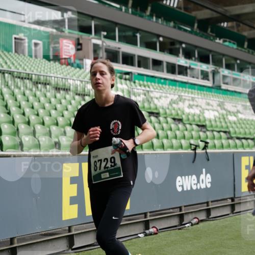 05.10.2025 - 20. swb-Marathon Bremen Michael Burmester http://msf.ph/oto/9326070 05.10.2025 12:48:04 Laufen im Stadion 344, 346, 442, 564, 656, 770, 1205, 1370, 1526, 1607, 1642, 1646, 2241, 2360, 2472, 2482, 2613, 2643, 2656, 2872, 3061, 3324, 3768, 4215, 4255, 4291, 4313, 4353, 5264, 5656, 5831, 5918, 6804, 7070, 7170, 7176, 7492, 7735, 7831, 7900, 8729, 8932, 265, 391, 505, 1635, 2939, 4966, 4988, 5831, 7170, 8013 meine-sportfotos.de