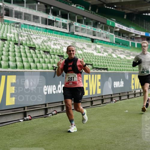 05.10.2025 - 20. swb-Marathon Bremen Michael Burmester http://msf.ph/oto/9326088 05.10.2025 12:47:12 Laufen im Stadion 223, 265, 391, 442, 502, 505, 545, 609, 770, 818, 862, 891, 1246, 1521, 1635, 2472, 2482, 2613, 2872, 2939, 3054, 3084, 4255, 4758, 4848, 4966, 4988, 5656, 5831, 6295, 7070, 7170, 7583, 8013, 256, 281, 2163, 2276, 2585, 3381, 4274, 4617, 6849, 7675 meine-sportfotos.de