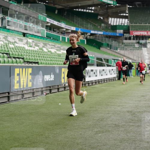 05.10.2025 - 20. swb-Marathon Bremen Michael Burmester http://msf.ph/oto/9326095 05.10.2025 12:48:07 Laufen im Stadion 344, 346, 442, 564, 656, 1205, 1370, 1526, 1607, 1642, 1646, 2241, 2360, 2472, 2482, 2613, 2643, 2656, 2872, 2974, 3061, 3324, 3768, 4215, 4255, 4291, 4313, 4353, 5264, 5656, 5918, 6804, 7070, 7176, 7492, 7735, 7831, 7900, 8729, 8932, 265, 391, 442, 770, 1635, 2939, 4988, 5831, 7170, 8013 meine-sportfotos.de