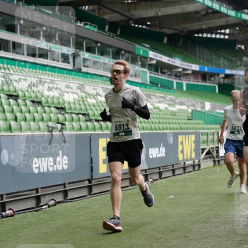 05.10.2025 - 20. swb-Marathon Bremen Michael Burmester http://msf.ph/oto/9326107 05.10.2025 12:47:13 Laufen im Stadion 223, 265, 391, 442, 502, 505, 545, 609, 770, 818, 862, 891, 1246, 1521, 1635, 2472, 2482, 2613, 2872, 2939, 3054, 3061, 3084, 4215, 4255, 4758, 4848, 4966, 4988, 5656, 5831, 6295, 7070, 7170, 7583, 8013, 256, 281, 2163, 2276, 2585, 3054, 3381, 4617, 6849, 7675 meine-sportfotos.de