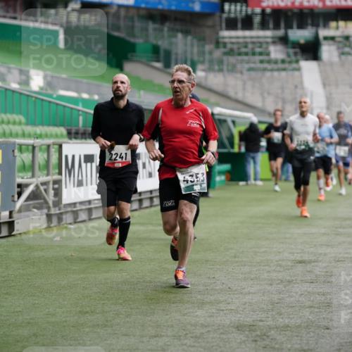 05.10.2025 - 20. swb-Marathon Bremen Michael Burmester http://msf.ph/oto/9326112 05.10.2025 12:48:12 Laufen im Stadion 344, 346, 564, 656, 1205, 1370, 1526, 1607, 1642, 1646, 1724, 2241, 2360, 2472, 2643, 2656, 2974, 3061, 3324, 3768, 3819, 4215, 4291, 4313, 4353, 5103, 5264, 5786, 5918, 6251, 6804, 7176, 7492, 7735, 7831, 7900, 8244, 8729, 8923, 8932, 265, 391, 442, 770, 2472, 2482, 2613, 2872, 4255, 5656, 5831, 7070, 7170, 8013 meine-sportfotos.de