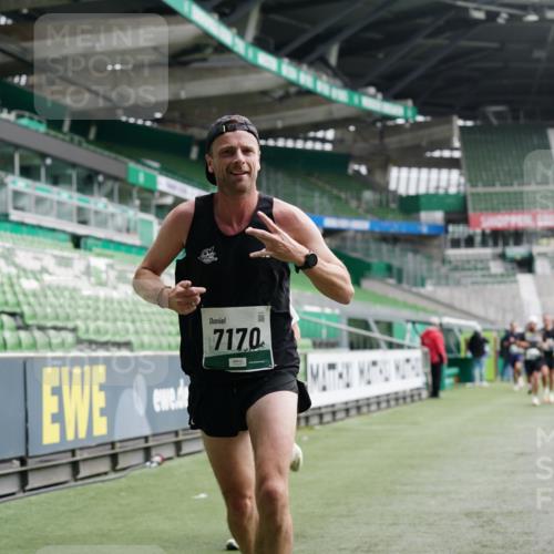 05.10.2025 - 20. swb-Marathon Bremen Michael Burmester http://msf.ph/oto/9326119 05.10.2025 12:47:14 Laufen im Stadion 223, 265, 391, 442, 502, 505, 545, 609, 770, 818, 862, 891, 1246, 1521, 1635, 2472, 2482, 2613, 2872, 2939, 3061, 3084, 4215, 4255, 4758, 4848, 4966, 4988, 5656, 5831, 6295, 7070, 7170, 7583, 8013, 256, 281, 891, 2163, 2276, 2585, 3054, 3381, 4617, 6849, 7675 meine-sportfotos.de