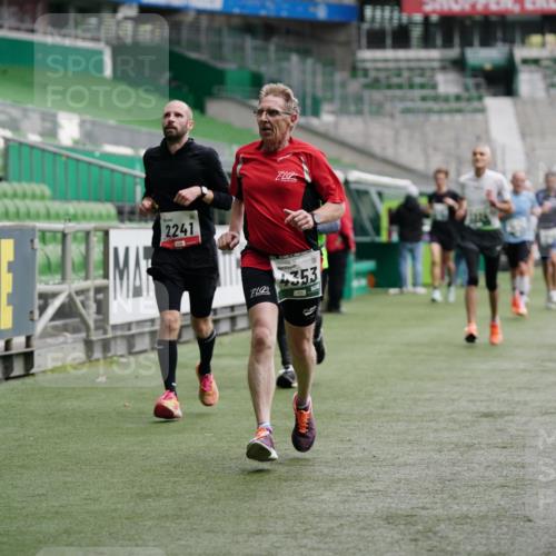 05.10.2025 - 20. swb-Marathon Bremen Michael Burmester http://msf.ph/oto/9326120 05.10.2025 12:48:12 Laufen im Stadion 344, 346, 564, 656, 1205, 1370, 1526, 1607, 1642, 1646, 1724, 2241, 2360, 2472, 2643, 2656, 2974, 3061, 3324, 3768, 3819, 4215, 4291, 4313, 4353, 5103, 5264, 5786, 5918, 6251, 6804, 7176, 7492, 7735, 7831, 7900, 8244, 8729, 8923, 8932, 265, 391, 442, 770, 2472, 2482, 2613, 2872, 4255, 5656, 5831, 7070, 7170, 8013 meine-sportfotos.de