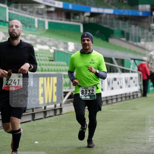 05.10.2025 - 20. swb-Marathon Bremen Michael Burmester http://msf.ph/oto/9326124 05.10.2025 12:48:15 Laufen im Stadion 344, 346, 564, 656, 1205, 1370, 1526, 1607, 1642, 1646, 1724, 2241, 2360, 2643, 2656, 2974, 3324, 3768, 3819, 4291, 4313, 4353, 5103, 5264, 5786, 5918, 6251, 6804, 7176, 7492, 7735, 7831, 7900, 8244, 8729, 8923, 8932, 442, 770, 2472, 2482, 2613, 2872, 3061, 4215, 4255, 5656, 5831, 7070, 7170, 8013 meine-sportfotos.de
