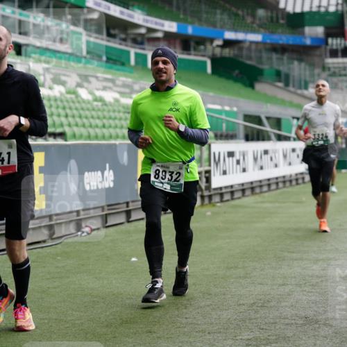 05.10.2025 - 20. swb-Marathon Bremen Michael Burmester http://msf.ph/oto/9326132 05.10.2025 12:48:15 Laufen im Stadion 344, 346, 564, 656, 1205, 1370, 1526, 1607, 1642, 1646, 1724, 2241, 2360, 2643, 2656, 2974, 3324, 3768, 3819, 4291, 4313, 4353, 5103, 5264, 5786, 5918, 6251, 6804, 7176, 7492, 7735, 7831, 7900, 8244, 8729, 8923, 8932, 442, 770, 2472, 2482, 2613, 2872, 3061, 4215, 4255, 5656, 5831, 7070, 7170, 8013 meine-sportfotos.de