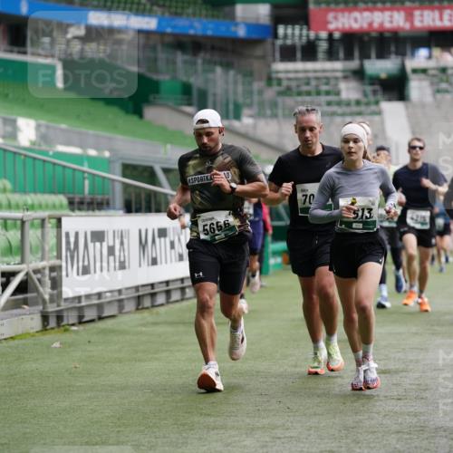 05.10.2025 - 20. swb-Marathon Bremen Michael Burmester http://msf.ph/oto/9326139 05.10.2025 12:47:19 Laufen im Stadion 223, 265, 344, 346, 391, 442, 502, 505, 545, 609, 656, 770, 818, 862, 1205, 1521, 1635, 2472, 2482, 2613, 2872, 2939, 3061, 4215, 4255, 4291, 4313, 4848, 4966, 4988, 5656, 5831, 6295, 7070, 7170, 7583, 8013, 891, 1246, 2163, 2276, 2585, 3054, 3084, 3381, 4758, 7675 meine-sportfotos.de
