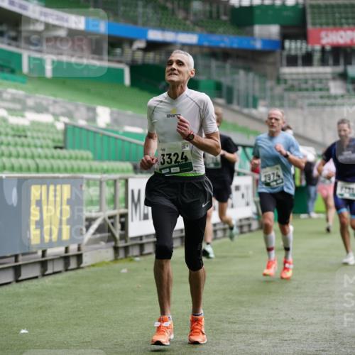 05.10.2025 - 20. swb-Marathon Bremen Michael Burmester http://msf.ph/oto/9326144 05.10.2025 12:48:17 Laufen im Stadion 344, 346, 492, 564, 1205, 1370, 1526, 1607, 1642, 1646, 1724, 2241, 2360, 2643, 2656, 2974, 3320, 3324, 3768, 3819, 4291, 4313, 4353, 5103, 5264, 5786, 5918, 6251, 6804, 7176, 7492, 7735, 7831, 7900, 8244, 8729, 8897, 8923, 8932, 346, 442, 656, 770, 2472, 2482, 2613, 2872, 3061, 4215, 4255, 4313, 5656, 5831, 7070, 7170, 8013 meine-sportfotos.de