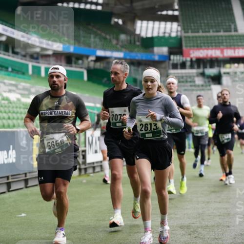 05.10.2025 - 20. swb-Marathon Bremen Michael Burmester http://msf.ph/oto/9326155 05.10.2025 12:47:21 Laufen im Stadion 223, 265, 344, 346, 391, 442, 502, 505, 545, 609, 656, 770, 818, 862, 1205, 1521, 1635, 2472, 2482, 2613, 2872, 2939, 3061, 4215, 4255, 4291, 4313, 4848, 4966, 4988, 5656, 5831, 6295, 7070, 7170, 7176, 7583, 8013, 891, 1246, 2276, 2585, 3054, 3084, 3381, 4758, 7675 meine-sportfotos.de