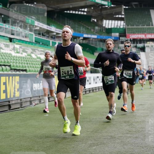 05.10.2025 - 20. swb-Marathon Bremen Michael Burmester http://msf.ph/oto/9326174 05.10.2025 12:47:23 Laufen im Stadion 223, 265, 344, 346, 391, 442, 502, 505, 545, 609, 656, 770, 818, 862, 1205, 1521, 1635, 2472, 2482, 2613, 2656, 2872, 2939, 3061, 4215, 4255, 4291, 4313, 4848, 4966, 4988, 5656, 5831, 6295, 7070, 7170, 7176, 7583, 8013, 891, 1246, 2276, 2585, 3054, 3084, 4758, 7675 meine-sportfotos.de
