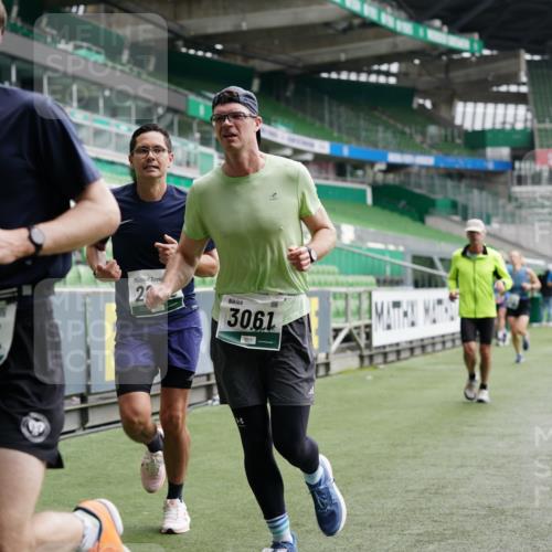 05.10.2025 - 20. swb-Marathon Bremen Michael Burmester http://msf.ph/oto/9326204 05.10.2025 12:47:26 Laufen im Stadion 223, 265, 344, 346, 391, 442, 502, 505, 545, 564, 656, 770, 818, 862, 1205, 1521, 1635, 2472, 2482, 2613, 2656, 2872, 2939, 3061, 4215, 4255, 4291, 4313, 4848, 4966, 4988, 5656, 5831, 6295, 7070, 7170, 7176, 7492, 7583, 8013, 609, 891, 1246, 3054, 3084, 4758, 4848 meine-sportfotos.de
