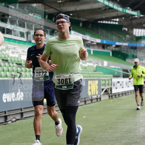05.10.2025 - 20. swb-Marathon Bremen Michael Burmester http://msf.ph/oto/9326212 05.10.2025 12:47:26 Laufen im Stadion 223, 265, 344, 346, 391, 442, 502, 505, 545, 564, 656, 770, 818, 862, 1205, 1521, 1635, 2472, 2482, 2613, 2656, 2872, 2939, 3061, 4215, 4255, 4291, 4313, 4848, 4966, 4988, 5656, 5831, 6295, 7070, 7170, 7176, 7492, 7583, 8013, 609, 891, 1246, 3054, 3084, 4758, 4848 meine-sportfotos.de