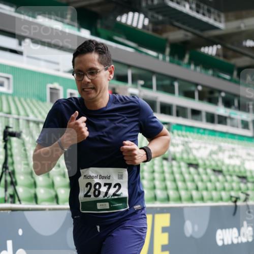 05.10.2025 - 20. swb-Marathon Bremen Michael Burmester http://msf.ph/oto/9326220 05.10.2025 12:47:27 Laufen im Stadion 223, 265, 344, 346, 391, 442, 502, 505, 545, 564, 656, 770, 818, 862, 1205, 1521, 1635, 1642, 2472, 2482, 2613, 2656, 2872, 2939, 3061, 4215, 4255, 4291, 4313, 4966, 4988, 5656, 5831, 6295, 7070, 7170, 7176, 7492, 7583, 8013, 609, 891, 1246, 1521, 3054, 3084, 4758, 4848, 7583 meine-sportfotos.de