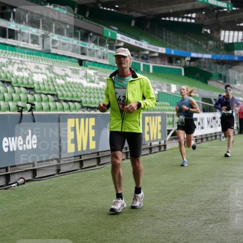 05.10.2025 - 20. swb-Marathon Bremen Michael Burmester http://msf.ph/oto/9326224 05.10.2025 12:47:28 Laufen im Stadion 223, 265, 344, 346, 391, 442, 502, 505, 545, 564, 656, 770, 818, 862, 1205, 1635, 1642, 2472, 2482, 2613, 2656, 2872, 2939, 3061, 4215, 4255, 4291, 4313, 4966, 4988, 5656, 5831, 6295, 7070, 7170, 7176, 7492, 8013, 609, 891, 1246, 1521, 3054, 3084, 4758, 4848, 7583 meine-sportfotos.de