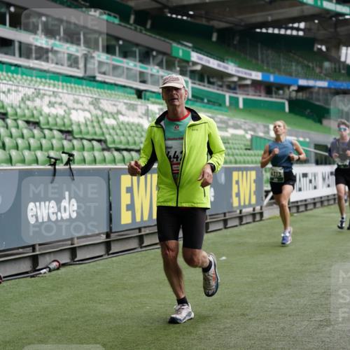 05.10.2025 - 20. swb-Marathon Bremen Michael Burmester http://msf.ph/oto/9326232 05.10.2025 12:47:29 Laufen im Stadion 223, 265, 344, 346, 391, 442, 502, 505, 545, 564, 656, 770, 818, 862, 1205, 1635, 1642, 1646, 2472, 2482, 2613, 2656, 2872, 2939, 3061, 4215, 4255, 4291, 4313, 4966, 4988, 5656, 5831, 6295, 6804, 7070, 7170, 7176, 7492, 8013, 609, 891, 1246, 1521, 3054, 3084, 4758, 4848, 7583 meine-sportfotos.de