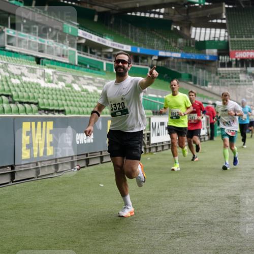 05.10.2025 - 20. swb-Marathon Bremen Michael Burmester http://msf.ph/oto/9326251 05.10.2025 12:48:27 Laufen im Stadion 492, 1370, 1526, 1607, 1625, 1642, 1646, 1724, 2241, 2360, 2643, 2974, 3320, 3324, 3768, 3819, 4353, 5103, 5264, 5599, 5786, 5918, 6251, 6463, 6632, 6804, 7735, 7831, 7900, 8244, 8687, 8729, 8897, 8923, 8932, 344, 346, 442, 564, 656, 1205, 1642, 2472, 2482, 2613, 2656, 2872, 3061, 4215, 4255, 4291, 4313, 5656, 7070, 7176, 7492 meine-sportfotos.de