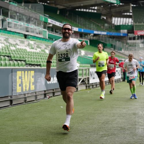 05.10.2025 - 20. swb-Marathon Bremen Michael Burmester http://msf.ph/oto/9326259 05.10.2025 12:48:28 Laufen im Stadion 492, 1370, 1526, 1607, 1625, 1646, 1724, 2241, 2360, 2643, 2974, 3320, 3324, 3768, 3819, 4353, 5103, 5264, 5599, 5786, 5918, 6251, 6463, 6632, 6804, 7735, 7831, 7900, 8244, 8507, 8687, 8729, 8897, 8923, 8932, 344, 346, 564, 656, 1205, 1642, 2472, 2482, 2613, 2656, 2872, 3061, 4215, 4255, 4291, 4313, 5656, 7070, 7176, 7492 meine-sportfotos.de