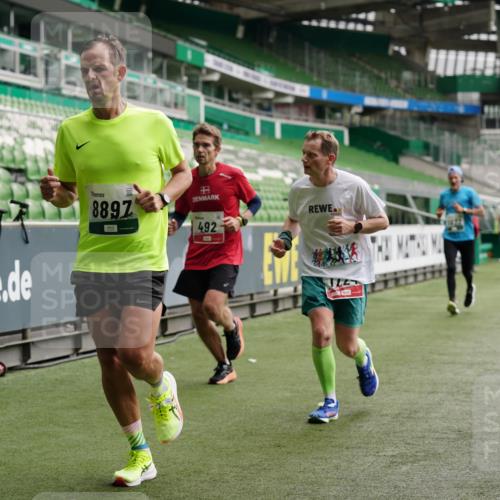 05.10.2025 - 20. swb-Marathon Bremen Michael Burmester http://msf.ph/oto/9326290 05.10.2025 12:48:30 Laufen im Stadion 492, 1370, 1526, 1607, 1625, 1724, 2241, 2360, 2643, 2974, 3320, 3324, 3768, 3819, 4353, 5103, 5264, 5599, 5786, 5918, 6171, 6251, 6463, 6632, 7735, 7831, 7900, 7904, 8244, 8507, 8687, 8729, 8897, 8923, 8932, 344, 346, 564, 656, 1205, 1642, 1646, 2472, 2482, 2656, 2872, 3061, 4215, 4255, 4291, 4313, 6804, 7176, 7492 meine-sportfotos.de
