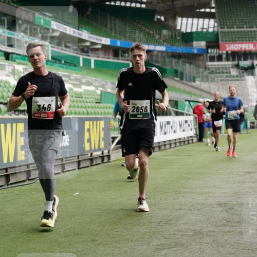05.10.2025 - 20. swb-Marathon Bremen Michael Burmester http://msf.ph/oto/9326309 05.10.2025 12:47:36 Laufen im Stadion 223, 265, 344, 346, 391, 442, 502, 505, 545, 564, 656, 770, 862, 1205, 1526, 1635, 1642, 1646, 2360, 2472, 2482, 2613, 2656, 2872, 2939, 3061, 4215, 4255, 4291, 4313, 4966, 4988, 5656, 5831, 6295, 6804, 7070, 7170, 7176, 7492, 7900, 8013, 502, 609, 818, 1246, 1521, 3084, 4758, 4848, 7583 meine-sportfotos.de
