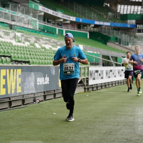 05.10.2025 - 20. swb-Marathon Bremen Michael Burmester http://msf.ph/oto/9326310 05.10.2025 12:48:33 Laufen im Stadion 492, 1370, 1526, 1607, 1625, 1724, 2241, 2360, 2643, 2974, 3320, 3324, 3768, 3819, 4353, 5103, 5264, 5599, 5786, 5918, 6171, 6251, 6463, 6632, 7735, 7831, 7900, 7904, 8244, 8507, 8687, 8729, 8897, 8923, 8932, 344, 346, 564, 656, 1205, 1642, 1646, 2360, 2656, 3061, 4215, 4291, 4313, 6804, 7176, 7492, 7900 meine-sportfotos.de
