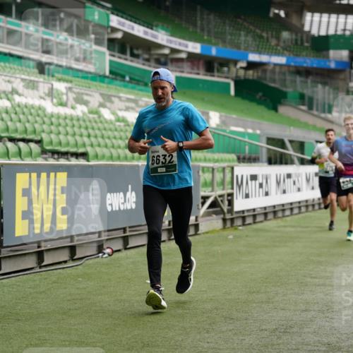 05.10.2025 - 20. swb-Marathon Bremen Michael Burmester http://msf.ph/oto/9326318 05.10.2025 12:48:33 Laufen im Stadion 492, 1370, 1526, 1607, 1625, 1724, 2241, 2360, 2643, 2974, 3320, 3324, 3768, 3819, 4353, 5103, 5264, 5599, 5786, 5918, 6171, 6251, 6463, 6632, 7735, 7831, 7900, 7904, 8244, 8507, 8687, 8729, 8897, 8923, 8932, 344, 346, 564, 656, 1205, 1642, 1646, 2360, 2656, 3061, 4215, 4291, 4313, 6804, 7176, 7492, 7900 meine-sportfotos.de