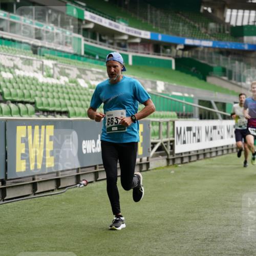 05.10.2025 - 20. swb-Marathon Bremen Michael Burmester http://msf.ph/oto/9326323 05.10.2025 12:48:33 Laufen im Stadion 492, 1370, 1526, 1607, 1625, 1724, 2241, 2360, 2643, 2974, 3320, 3324, 3768, 3819, 4353, 5103, 5264, 5599, 5786, 5918, 6171, 6251, 6463, 6632, 7735, 7831, 7900, 7904, 8244, 8507, 8687, 8729, 8897, 8923, 8932, 344, 346, 564, 656, 1205, 1642, 1646, 2360, 2656, 3061, 4215, 4291, 4313, 6804, 7176, 7492, 7900 meine-sportfotos.de