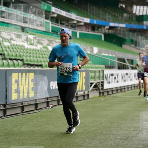 05.10.2025 - 20. swb-Marathon Bremen Michael Burmester http://msf.ph/oto/9326327 05.10.2025 12:48:33 Laufen im Stadion 492, 1370, 1526, 1607, 1625, 1724, 2241, 2360, 2643, 2974, 3320, 3324, 3768, 3819, 4353, 5103, 5264, 5599, 5786, 5918, 6171, 6251, 6463, 6632, 7735, 7831, 7900, 7904, 8244, 8507, 8687, 8729, 8897, 8923, 8932, 344, 346, 564, 656, 1205, 1642, 1646, 2360, 2656, 3061, 4215, 4291, 4313, 6804, 7176, 7492, 7900 meine-sportfotos.de