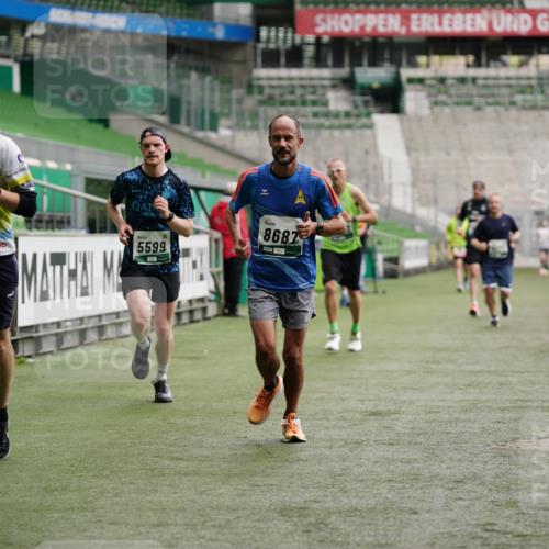 05.10.2025 - 20. swb-Marathon Bremen Michael Burmester http://msf.ph/oto/9326346 05.10.2025 12:48:36 Laufen im Stadion 492, 1195, 1370, 1607, 1625, 1724, 2241, 2643, 2974, 3320, 3324, 3768, 3819, 4353, 5103, 5264, 5599, 5786, 5918, 6171, 6251, 6463, 6632, 7735, 7831, 7904, 8244, 8507, 8687, 8729, 8897, 8923, 8932, 344, 346, 564, 656, 1205, 1526, 1642, 1646, 2360, 2656, 4291, 4313, 6804, 7176, 7492, 7900 meine-sportfotos.de
