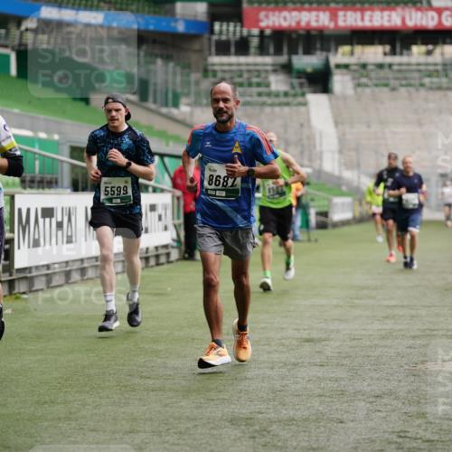 05.10.2025 - 20. swb-Marathon Bremen Michael Burmester http://msf.ph/oto/9326350 05.10.2025 12:48:36 Laufen im Stadion 492, 1195, 1370, 1607, 1625, 1724, 2241, 2643, 2974, 3320, 3324, 3768, 3819, 4353, 5103, 5264, 5599, 5786, 5918, 6171, 6251, 6463, 6632, 7735, 7831, 7904, 8244, 8507, 8687, 8729, 8897, 8923, 8932, 344, 346, 564, 656, 1205, 1526, 1642, 1646, 2360, 2656, 4291, 4313, 6804, 7176, 7492, 7900 meine-sportfotos.de
