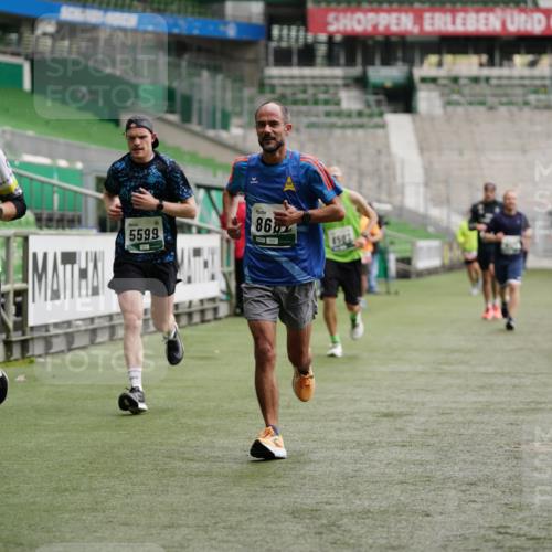 05.10.2025 - 20. swb-Marathon Bremen Michael Burmester http://msf.ph/oto/9326355 05.10.2025 12:48:36 Laufen im Stadion 492, 1195, 1370, 1607, 1625, 1724, 2241, 2643, 2974, 3320, 3324, 3768, 3819, 4353, 5103, 5264, 5599, 5786, 5918, 6171, 6251, 6463, 6632, 7735, 7831, 7904, 8244, 8507, 8687, 8729, 8897, 8923, 8932, 344, 346, 564, 656, 1205, 1526, 1642, 1646, 2360, 2656, 4291, 4313, 6804, 7176, 7492, 7900 meine-sportfotos.de