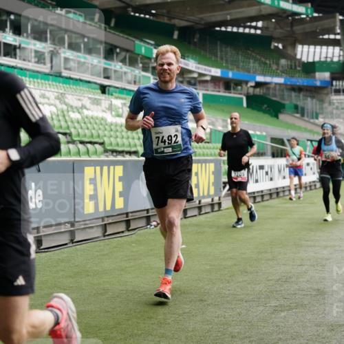 05.10.2025 - 20. swb-Marathon Bremen Michael Burmester http://msf.ph/oto/9326356 05.10.2025 12:47:41 Laufen im Stadion 265, 344, 346, 391, 442, 505, 564, 656, 770, 1205, 1526, 1635, 1642, 1646, 2360, 2472, 2482, 2613, 2656, 2872, 2939, 3061, 4215, 4255, 4291, 4313, 4966, 4988, 5656, 5831, 6804, 7070, 7170, 7176, 7492, 7900, 8013, 223, 502, 545, 609, 818, 862, 1521, 4848, 6295, 7583 meine-sportfotos.de